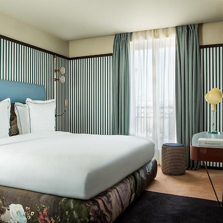 Hotel Du Rond-Point Des Champs-Elysees - Esprit De France Paris Bagian luar foto