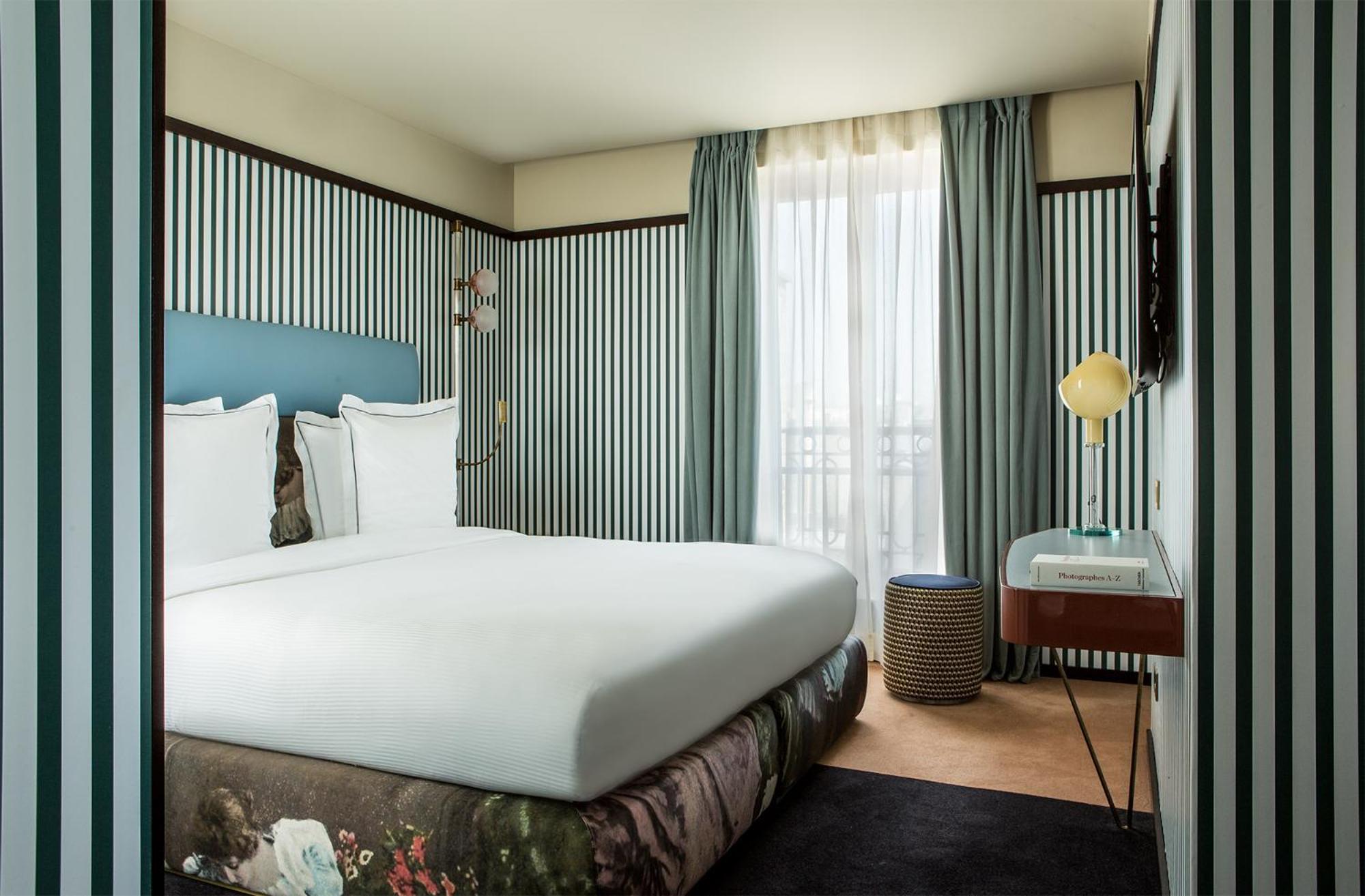 Hotel Du Rond-Point Des Champs-Elysees - Esprit De France Paris Bagian luar foto